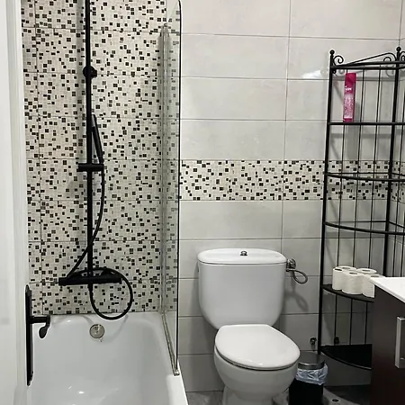 Centro De Con Acceso Domotizado Y Buenos Acabados * גיחון